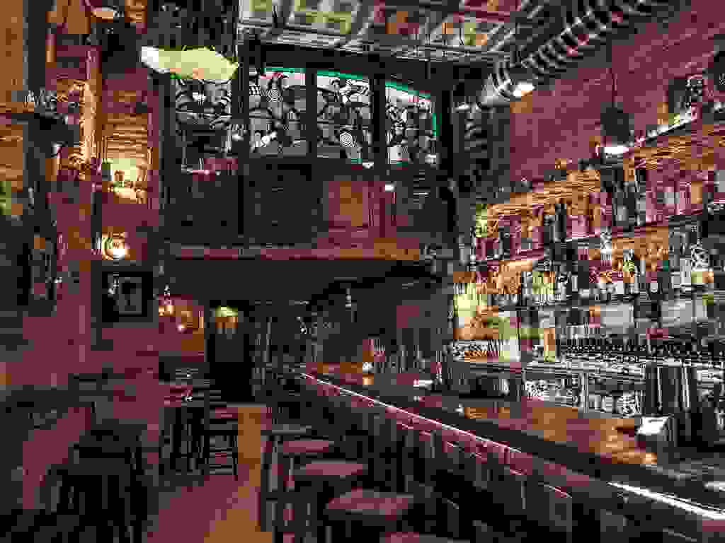 Mariposa Negra Bar