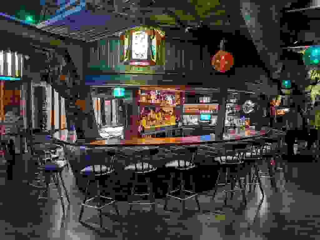 Max’s South Seas Hideaway Bar