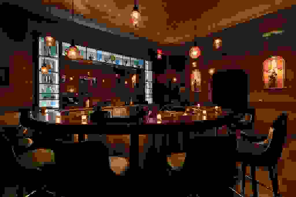 Sid Gold’s Request Room Bar