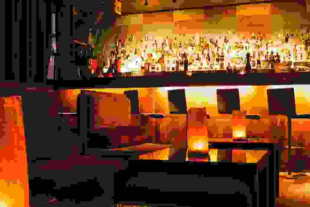 CINCO lounge Bar