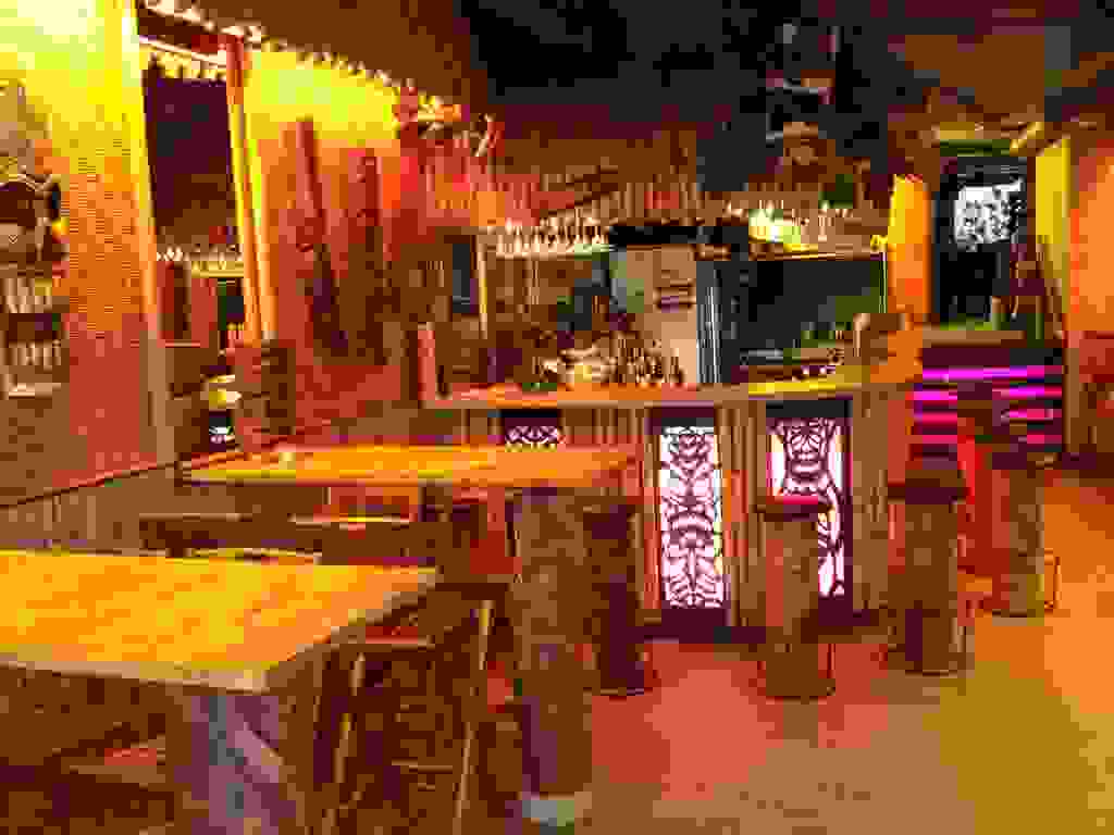 Dan'ton-Ku Tiki Bar Bar